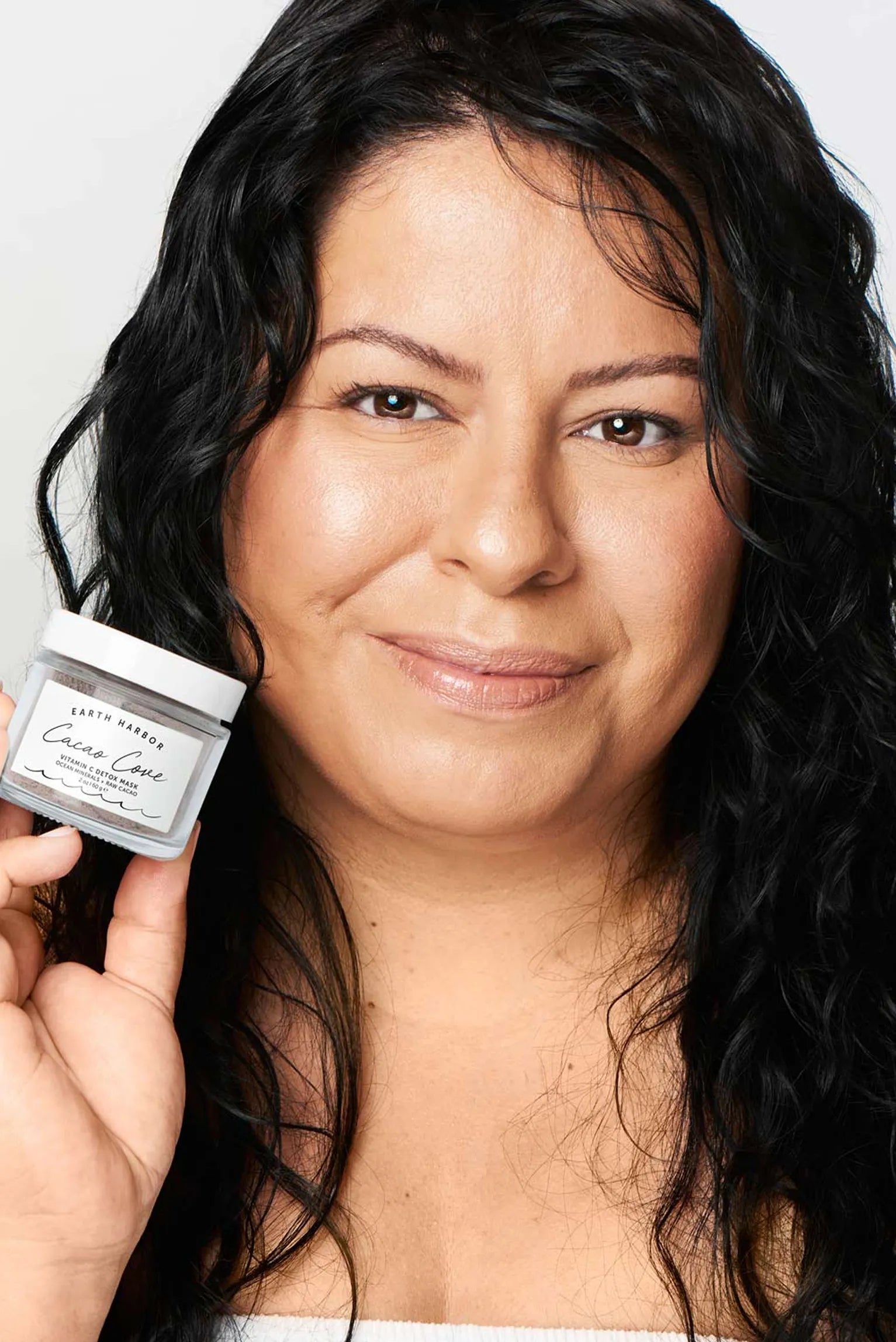 CacaoCove-ModelShot-60ml.webp
