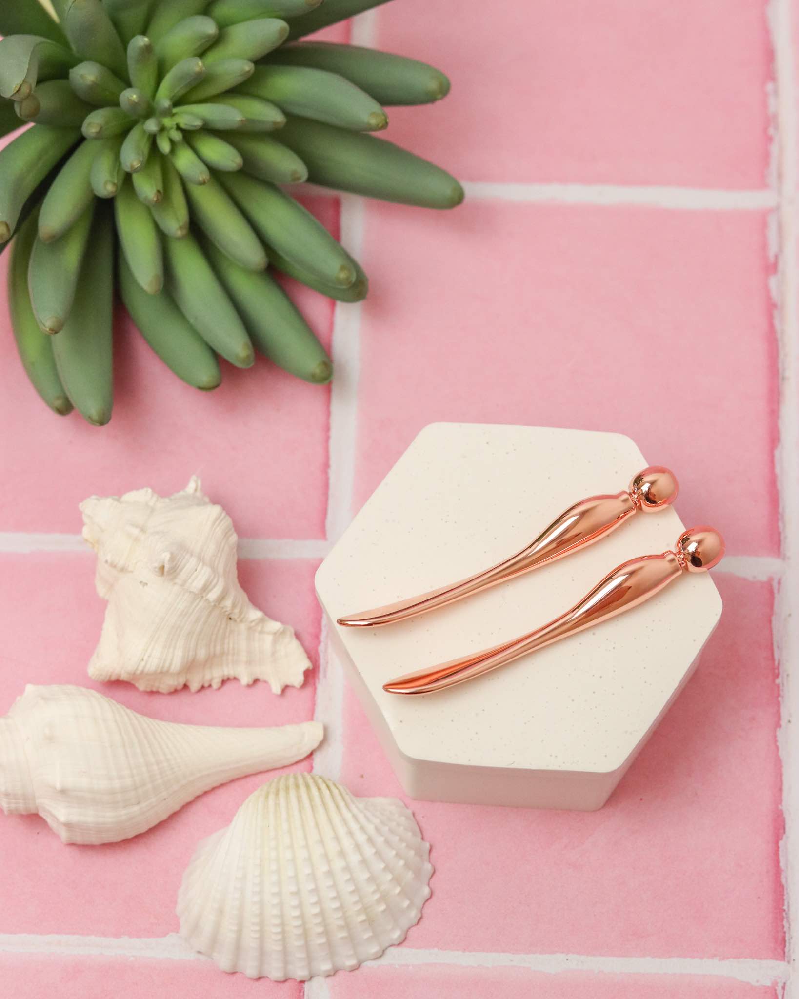 ROSE GOLD Applicator + Acupressure Multi-Tool - Earth Harbor Naturals